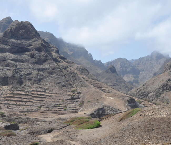 Kapverden - Trekking  Insel  Santo Antão  im Nordosten:  Beginn des Wanderwegs entlang der Steilküste