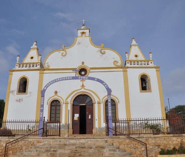 Kapverdische Insel Maio - No Streß - Die katholische Stadtkirche von Vila