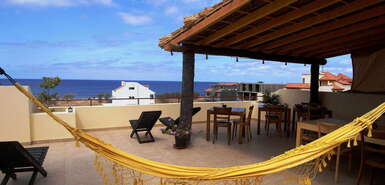 Santiago: Casa Strela B&B - Dachterrasse mit Hängematte